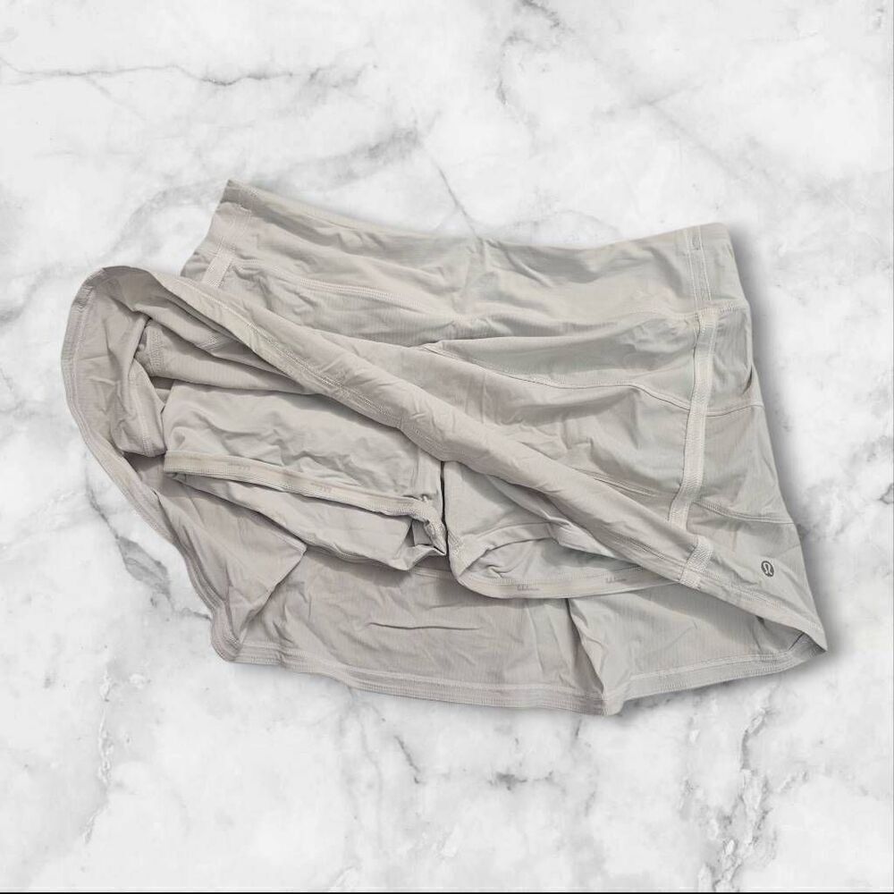 Lululemon Size 10 White Tall Pace Rival Skirt